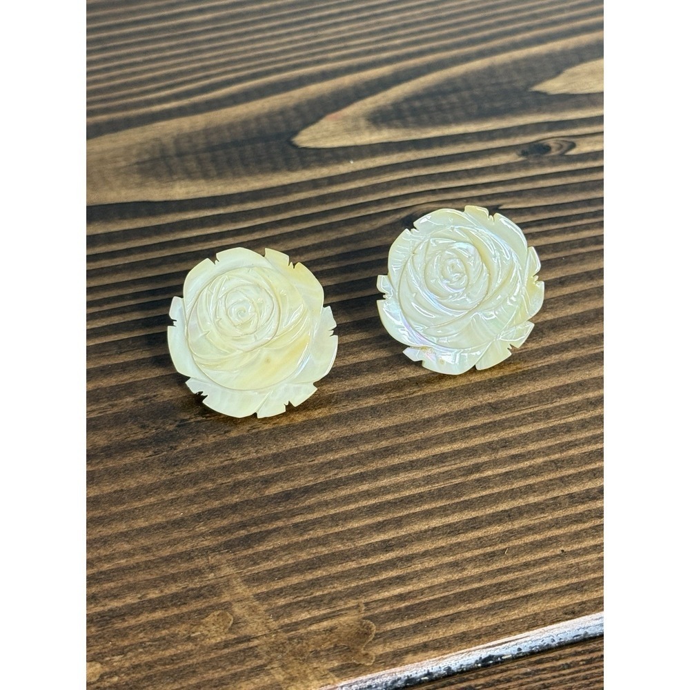 Vintage Mother-Of-Pearl MOPβ Carving Flower Blossom Rose 925 Earrings Screw On